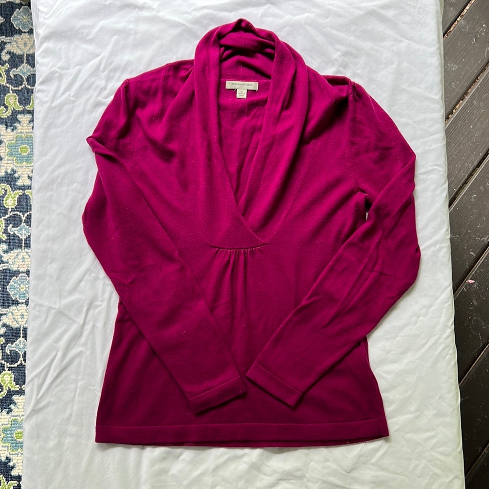 Banana Republic size M magenta sweater with subtle cowl neck